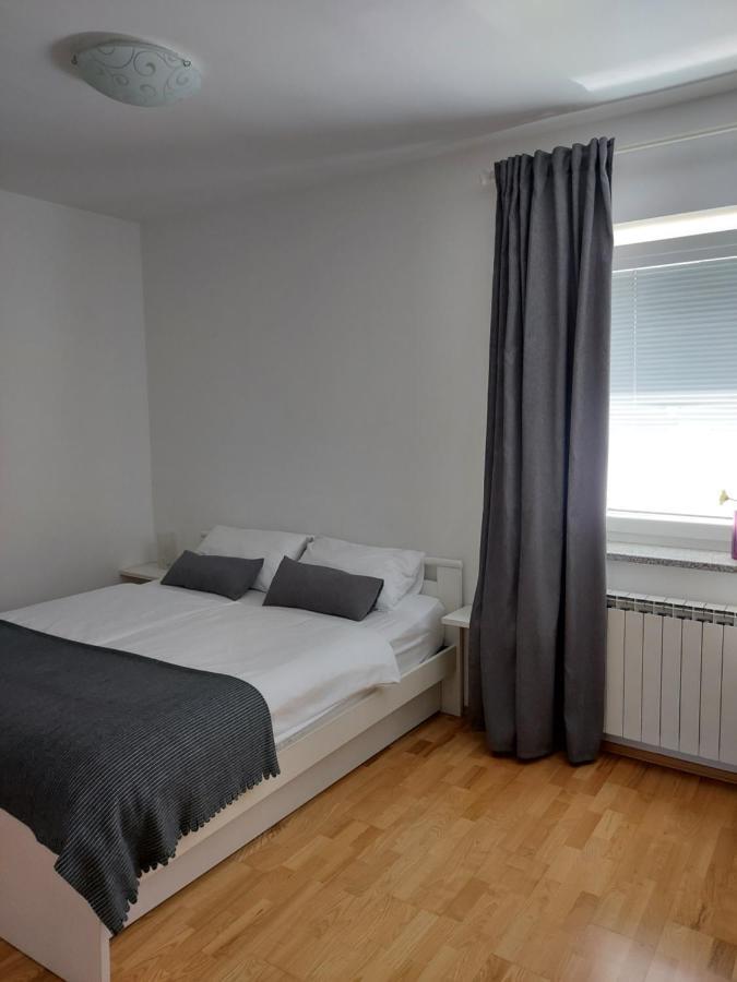 Guesthouse Pri Mihelovih Sezana Ngoại thất bức ảnh