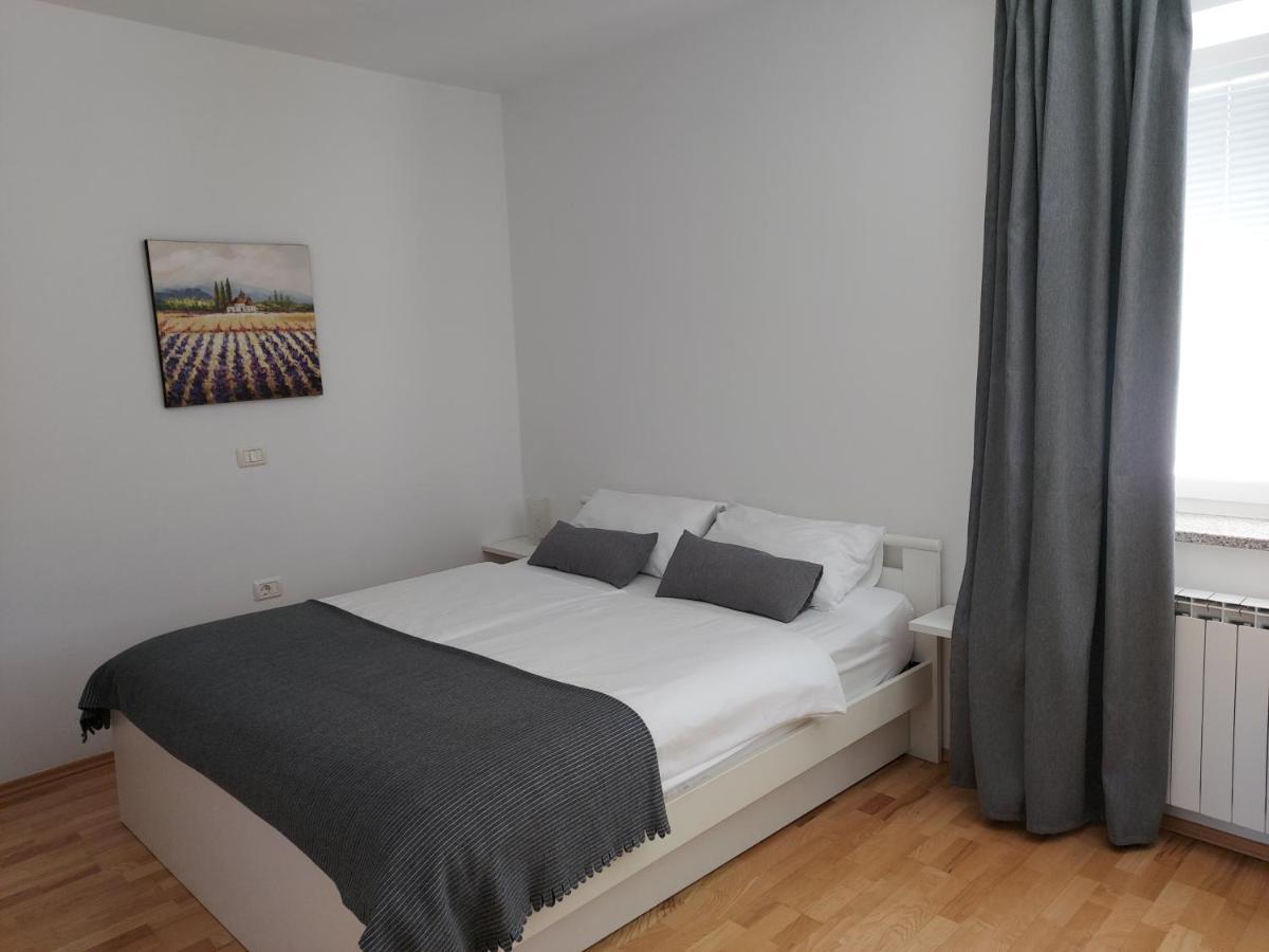 Guesthouse Pri Mihelovih Sezana Ngoại thất bức ảnh
