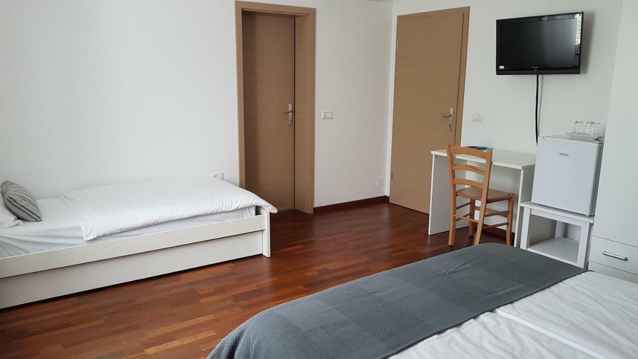 Guesthouse Pri Mihelovih Sezana Ngoại thất bức ảnh